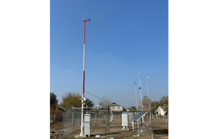 10 m Meteorological mast (tiltable)